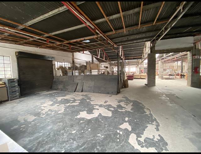 2,000M² WAREHOUSE TO LET IN INDUSTRIA WEST